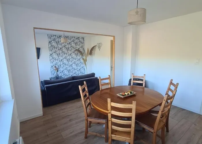 Lumineux F4 Apartment